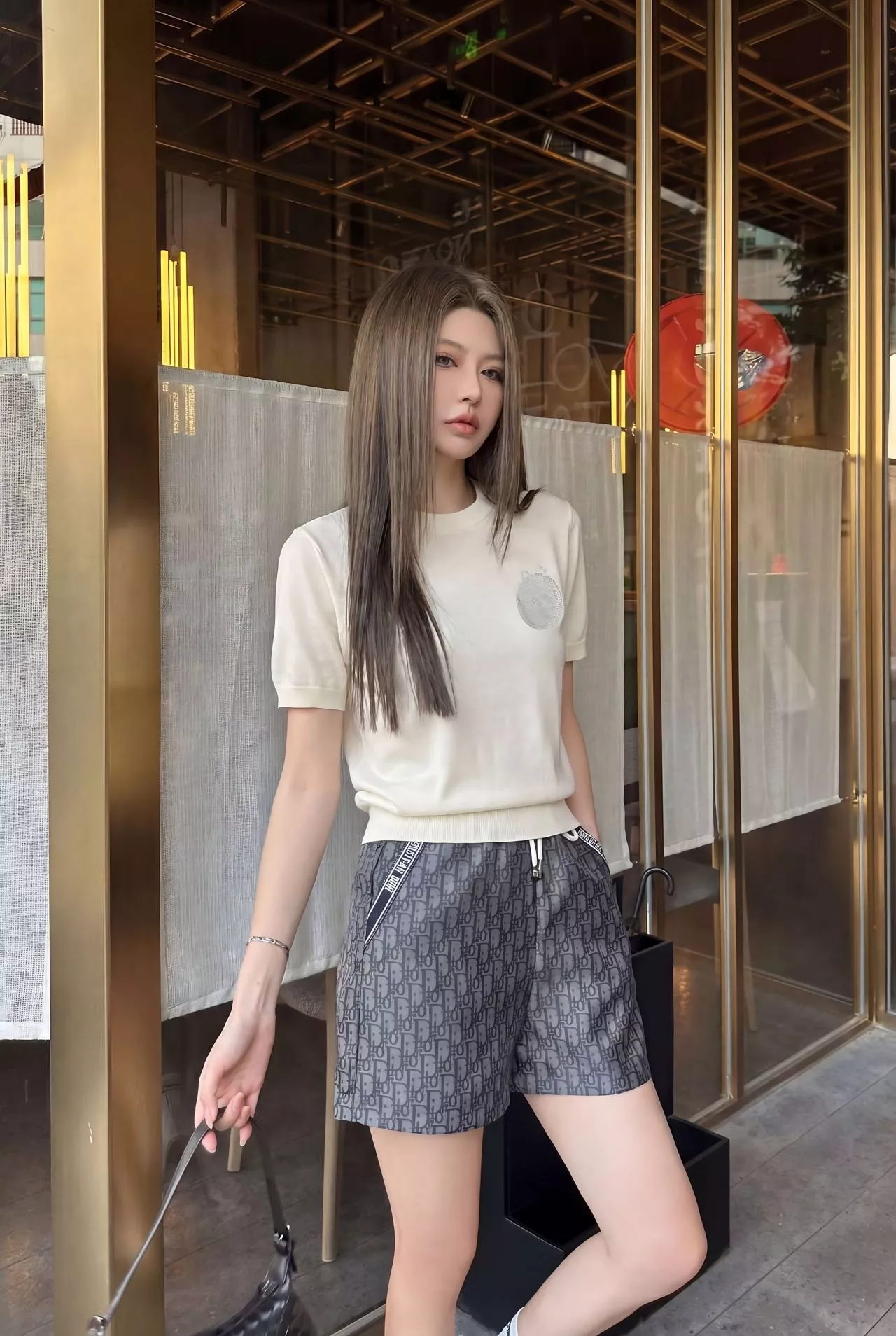 디올 울 자수 반팔 니트 티셔츠 상세 이미지 13