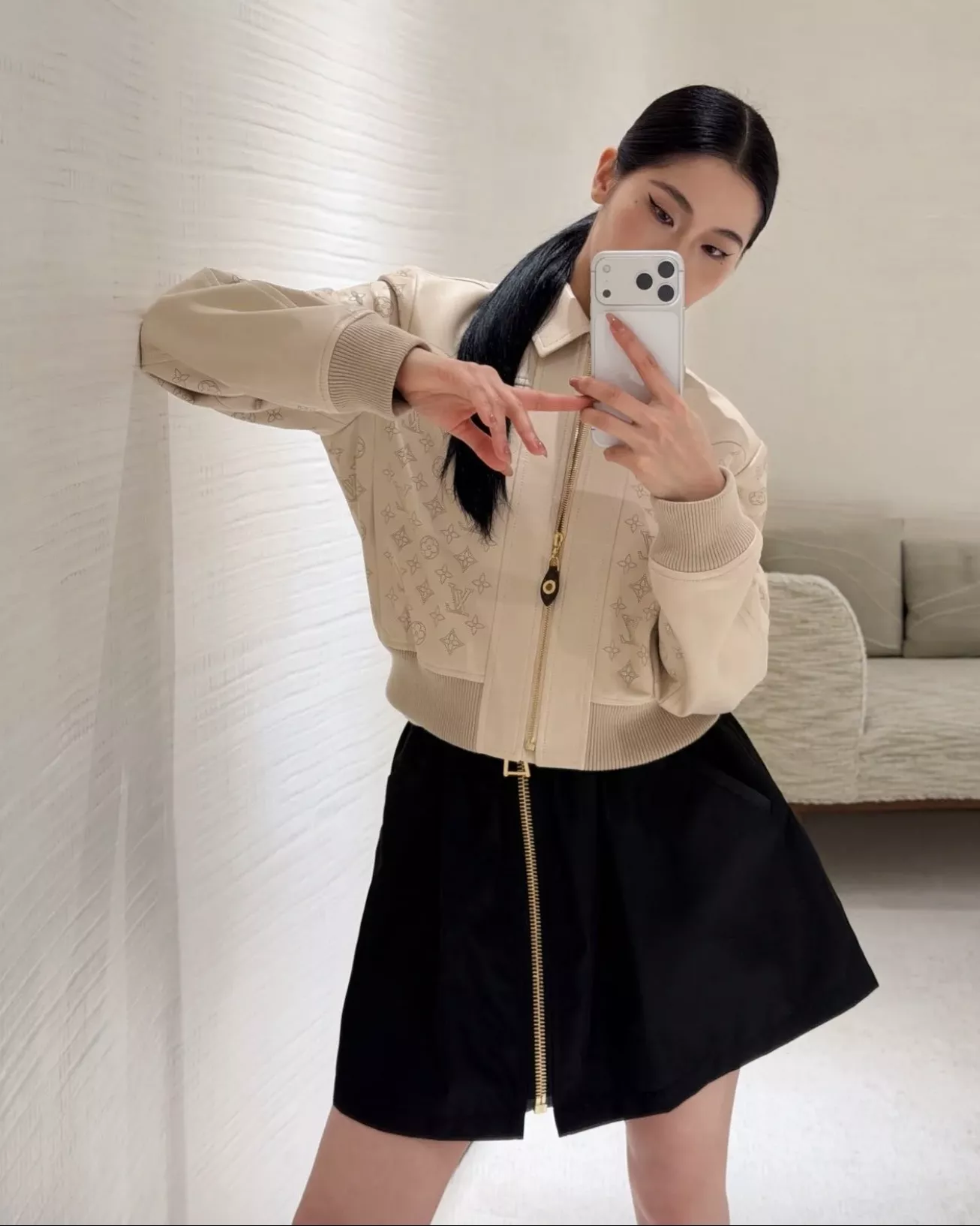 로에베 블랙 레더 A라인 하이웨이스트 스커트 상세 이미지 27