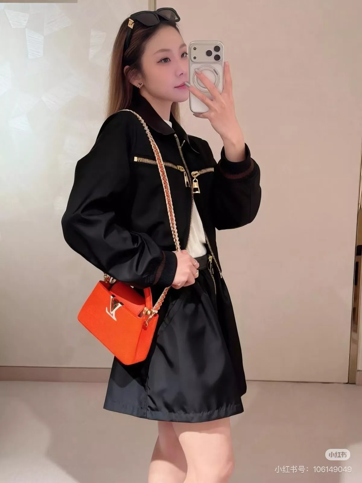 로에베 블랙 레더 크롭 집업 재킷 상세 이미지 19