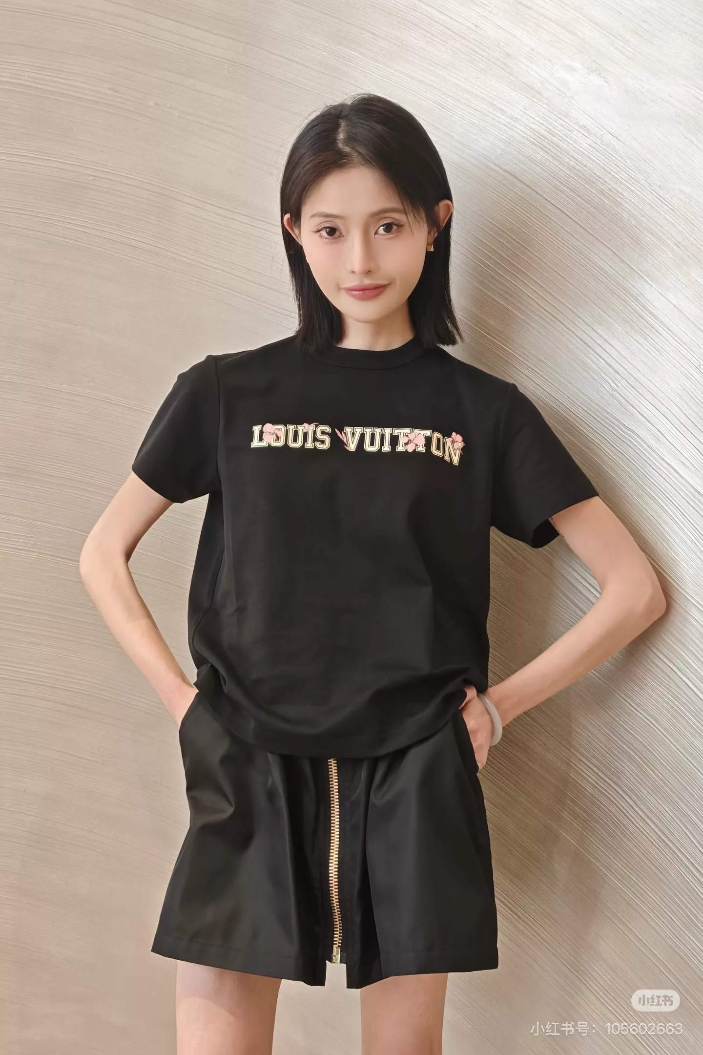 로에베 블랙 레더 크롭 집업 재킷 상세 이미지 27