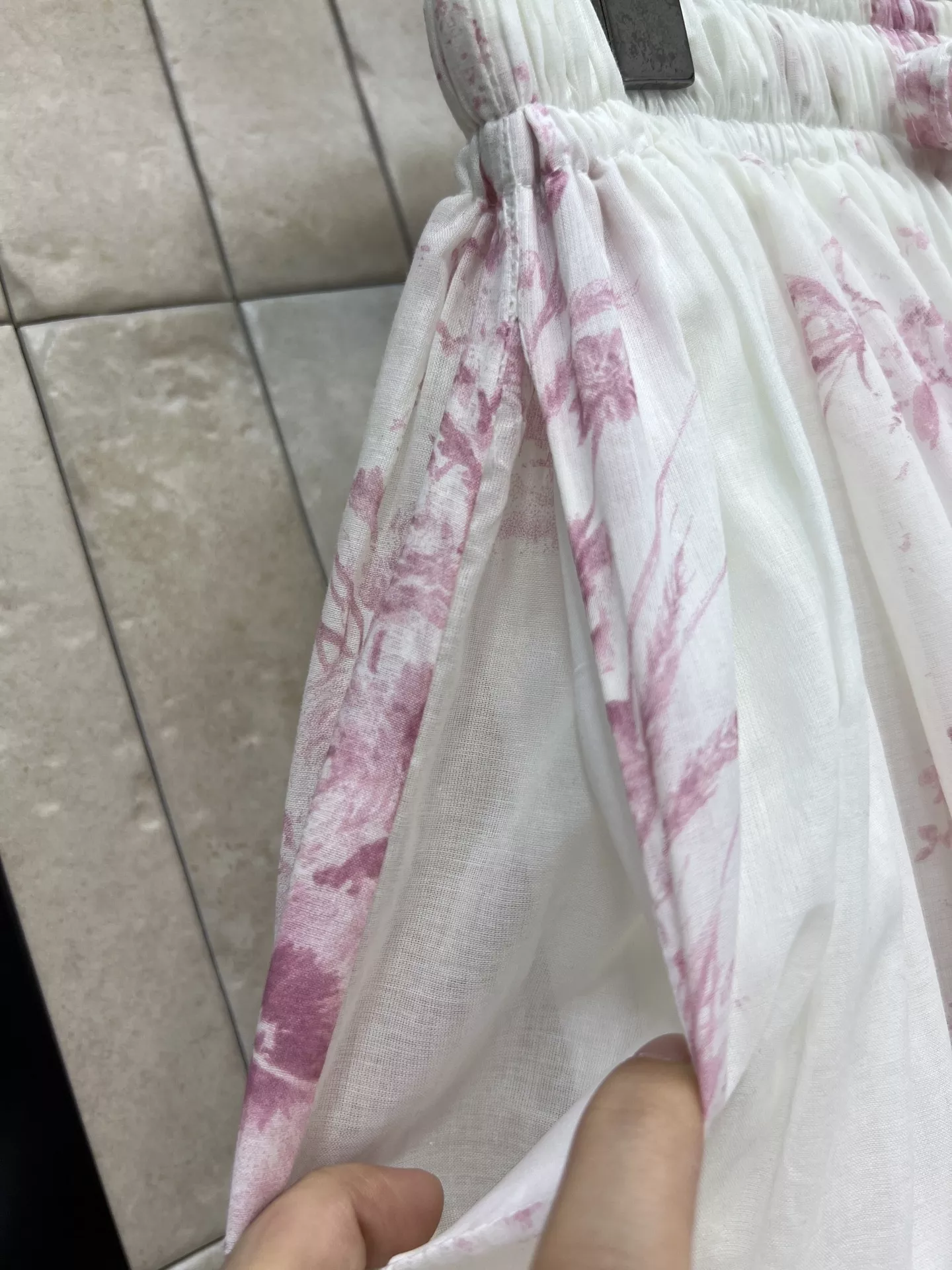 디올 핑크 프린트 밴딩 스커트 상세 이미지 5