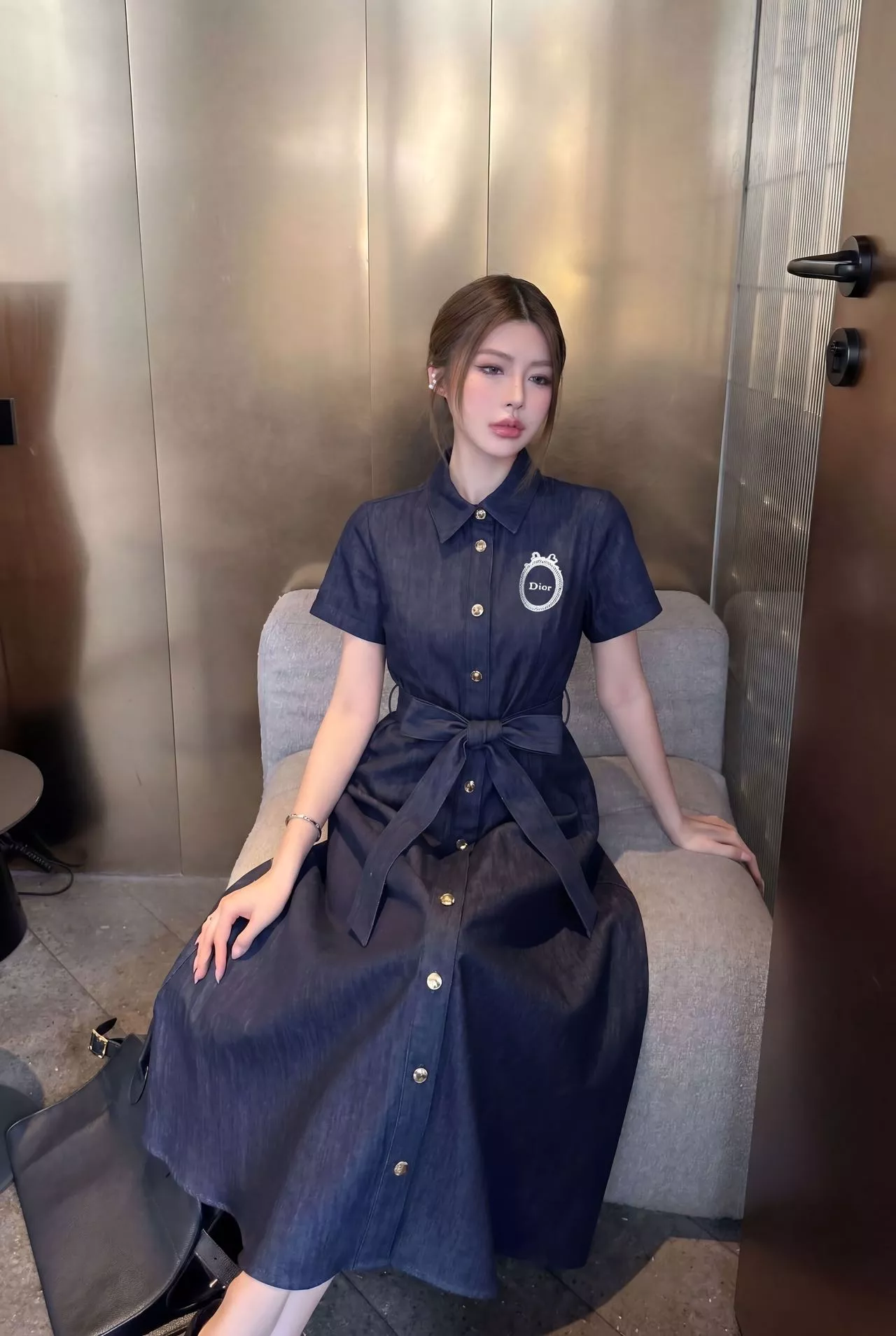 디올 자수 로고 데님 셔츠형 원피스 상세 이미지 14