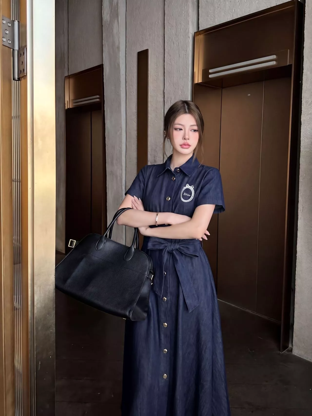디올 자수 로고 데님 셔츠형 원피스 상세 이미지 18
