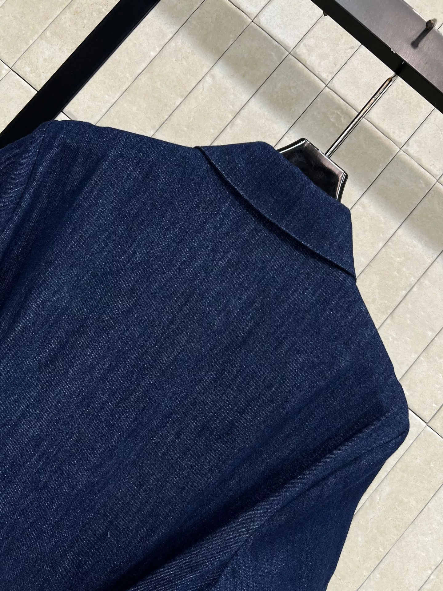 디올 자수 로고 데님 셔츠형 원피스 상세 이미지 8