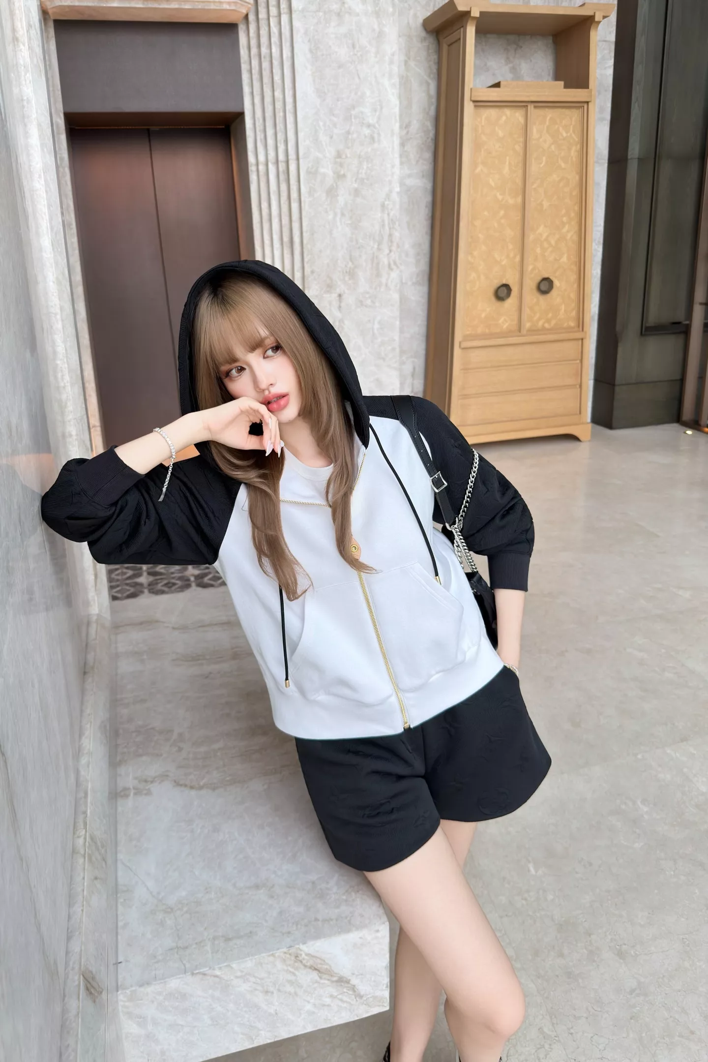 로에베 배색 자카드 후드 집업 재킷 상세 이미지 70