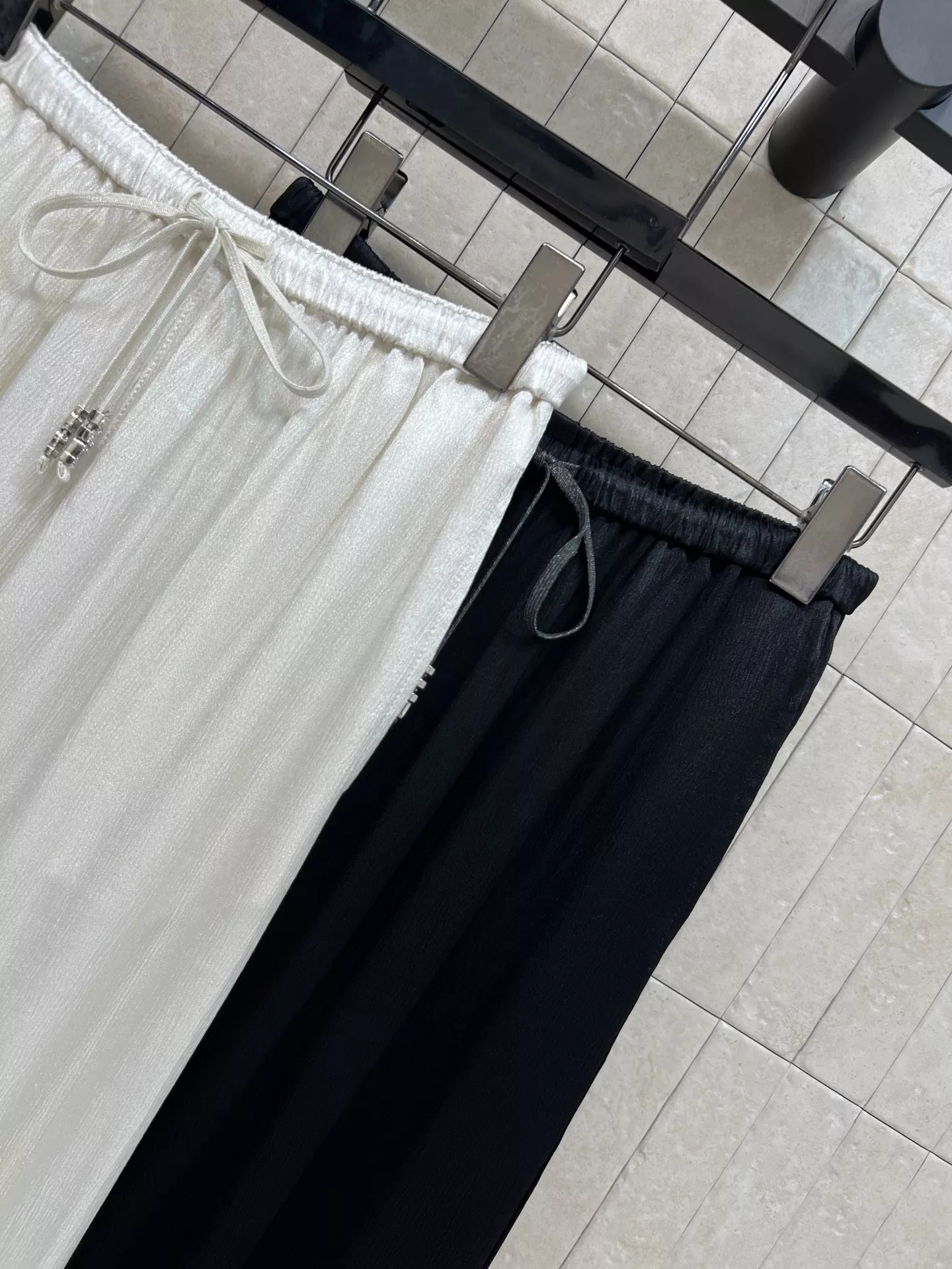 디올 드로스트링 와이드 팬츠 상세 이미지 6