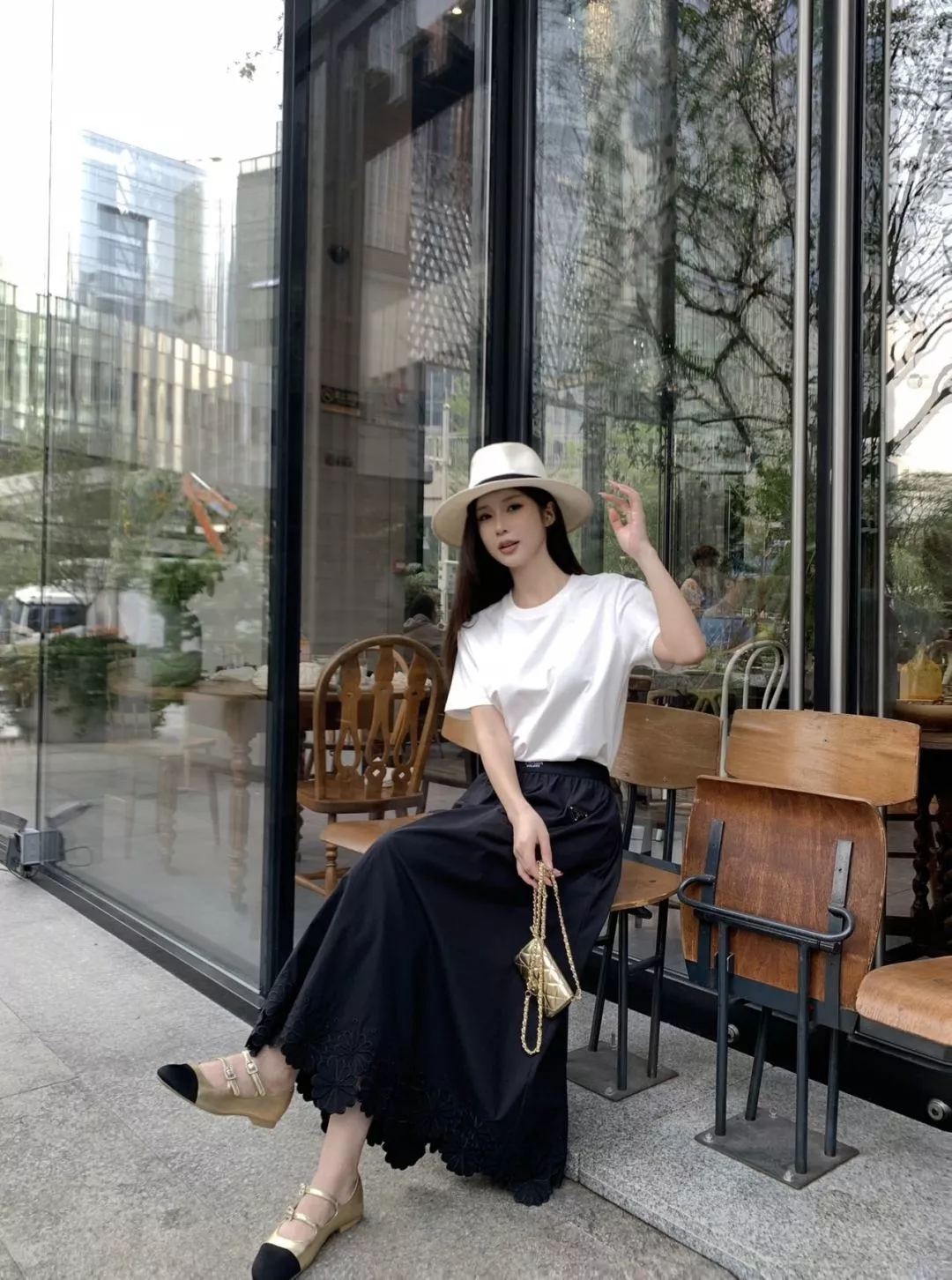 프라다 삼각 로고 배색 허리 밴딩 스커트 상세 이미지 26