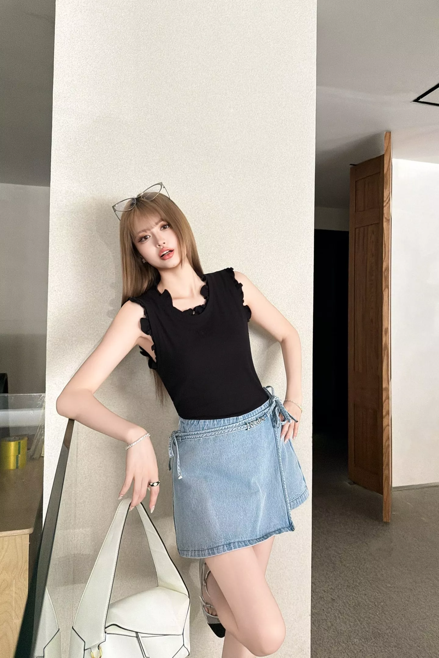 로에베 스트랩 데님 스커트 상세 이미지 80