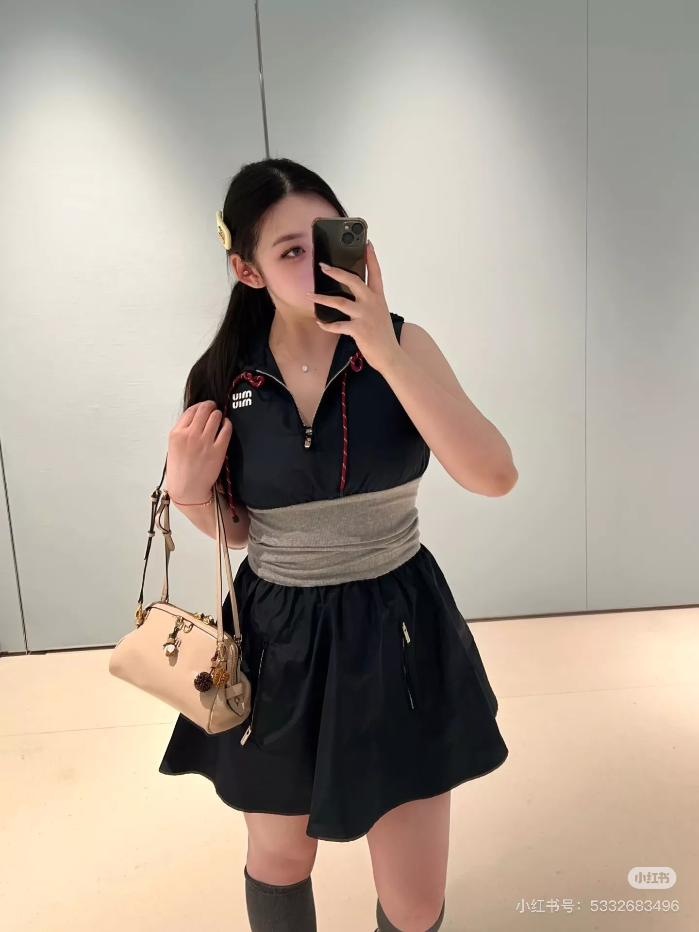 미우미우 후드 배색 민소매 원피스 상세 이미지 6