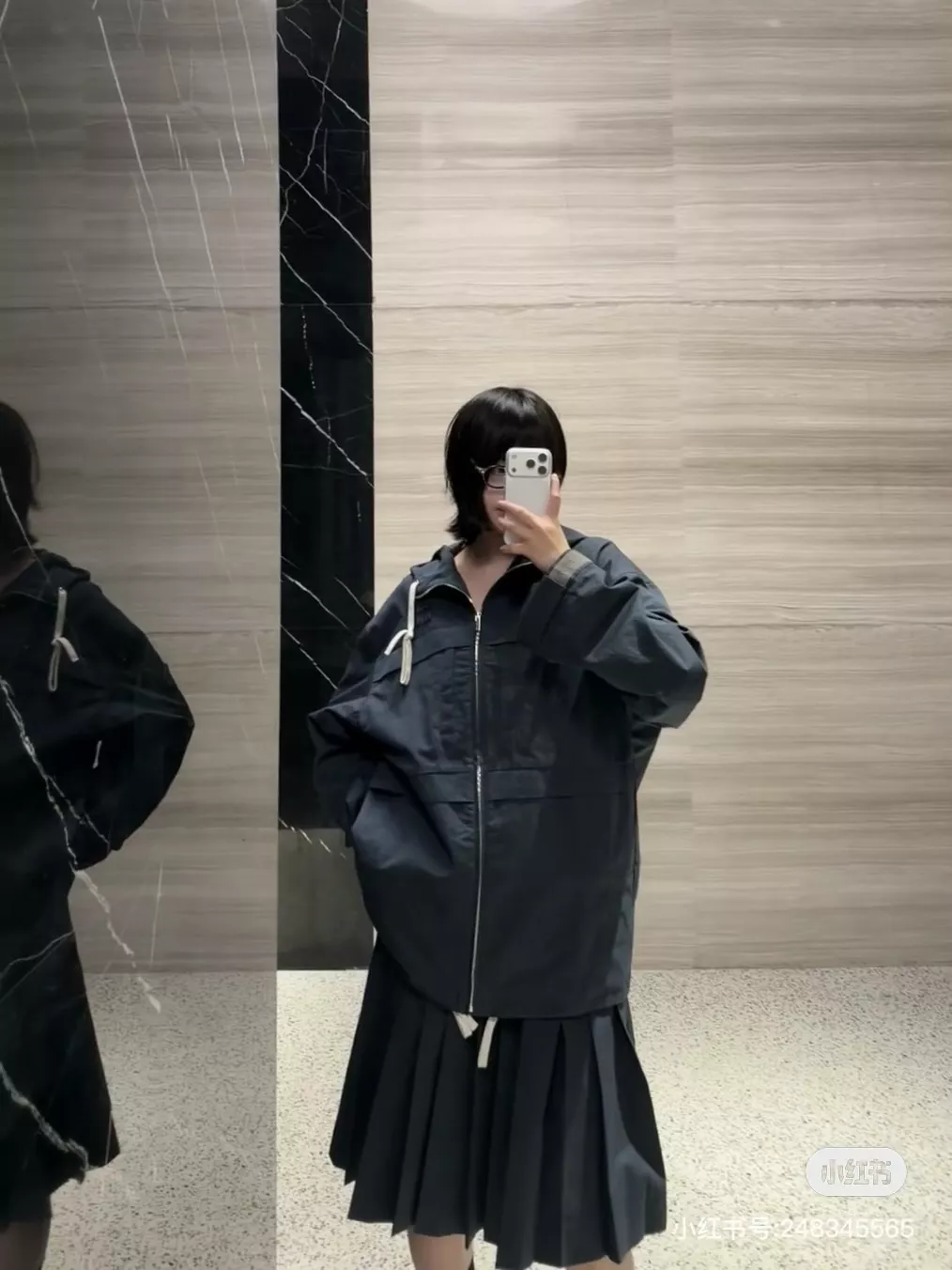 미우미우 체크 패치 자수 후드 루즈핏 재킷 상세 이미지 2