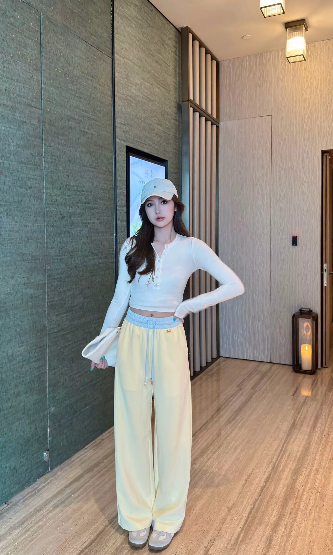 로에베 배색 허리 밴딩 와이드 팬츠 상세 이미지 25
