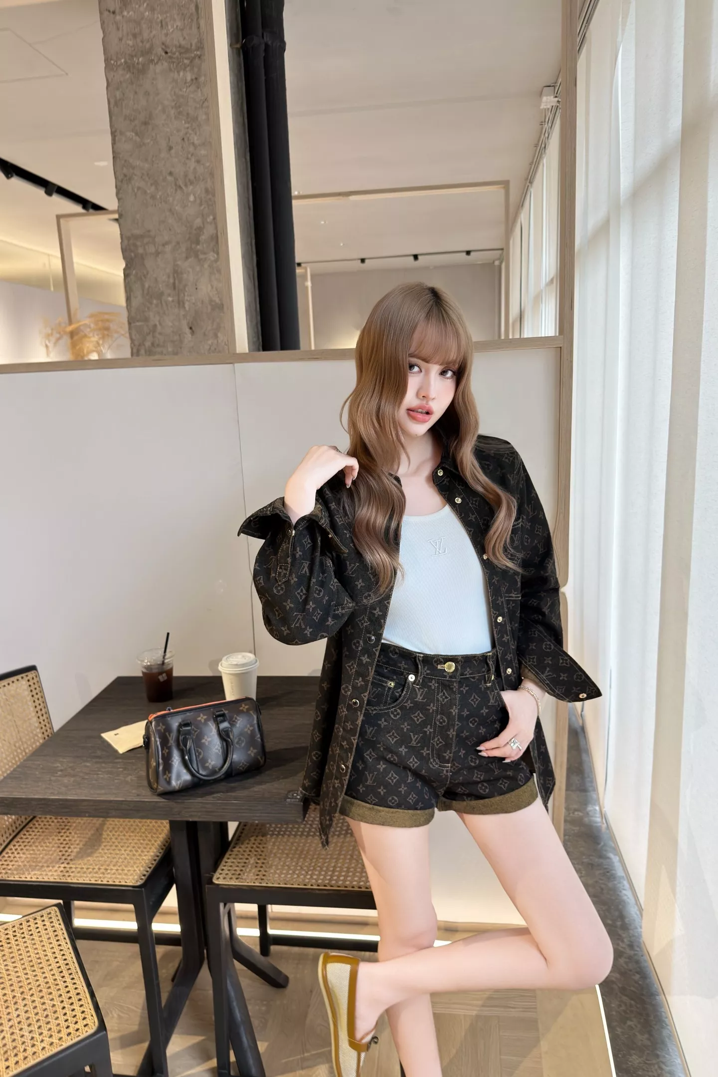 루이비통 모노그램 하이웨이스트 데님 쇼츠 상세 이미지 25