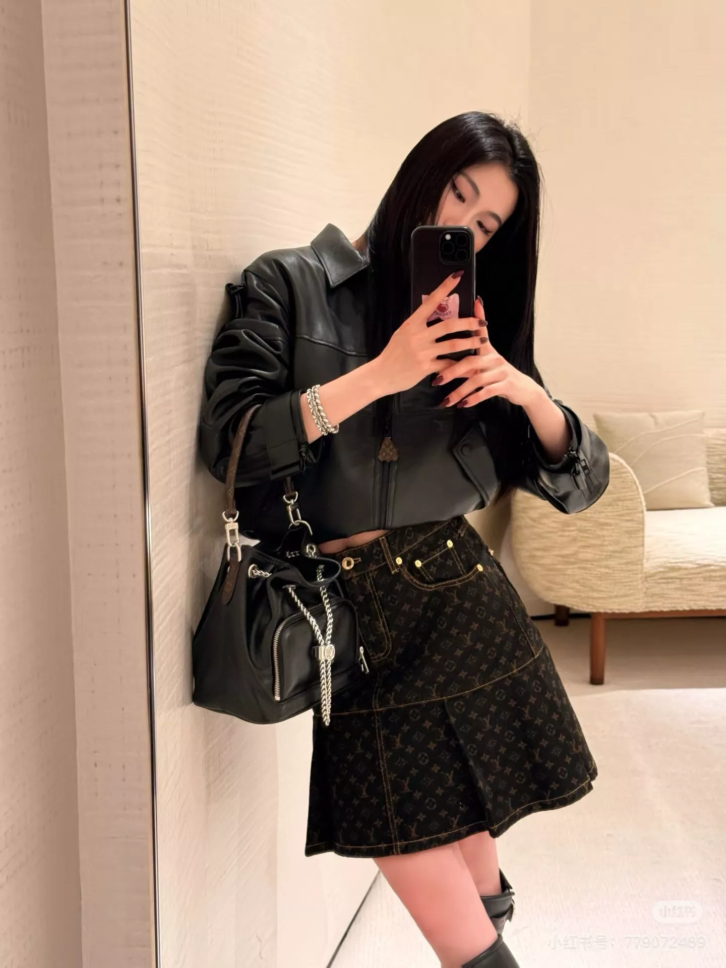 루이비통 모노그램 하이웨이스트 데님 스커트 상세 이미지 27