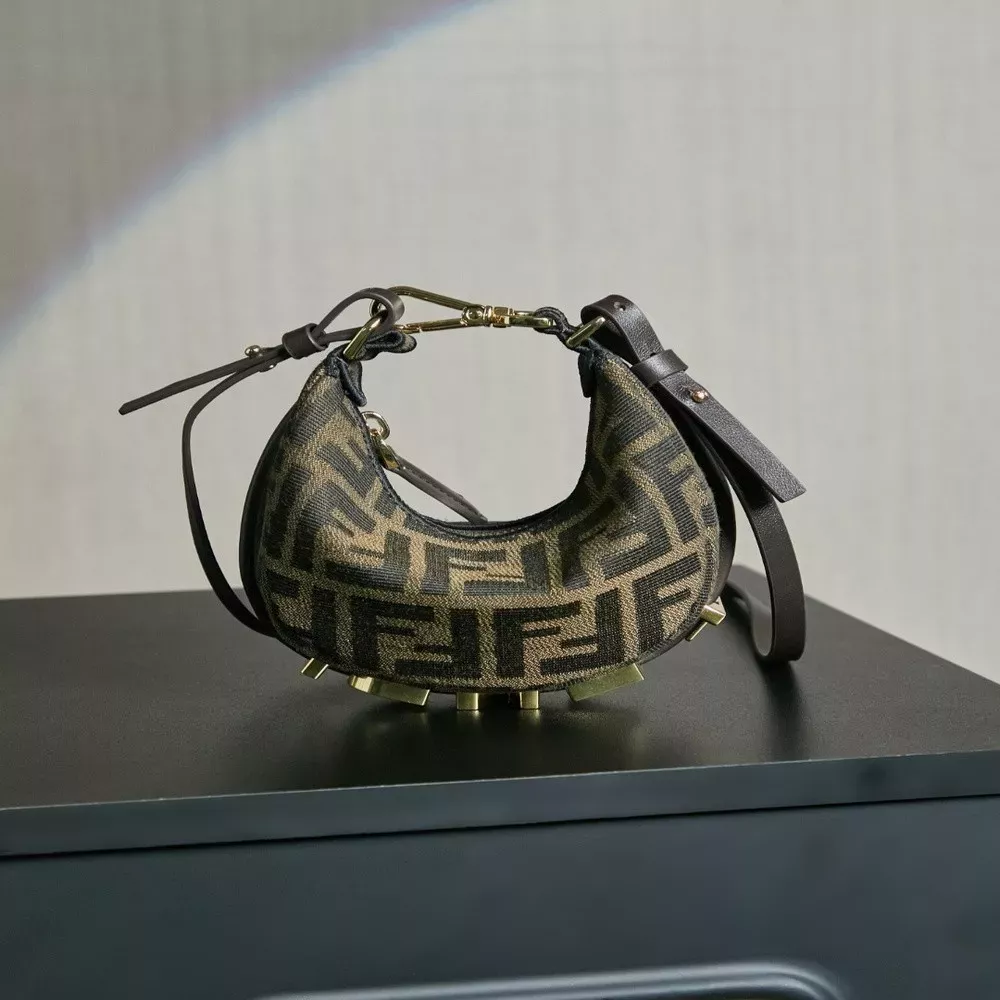 펜디 펜디그라피 나노 반달백