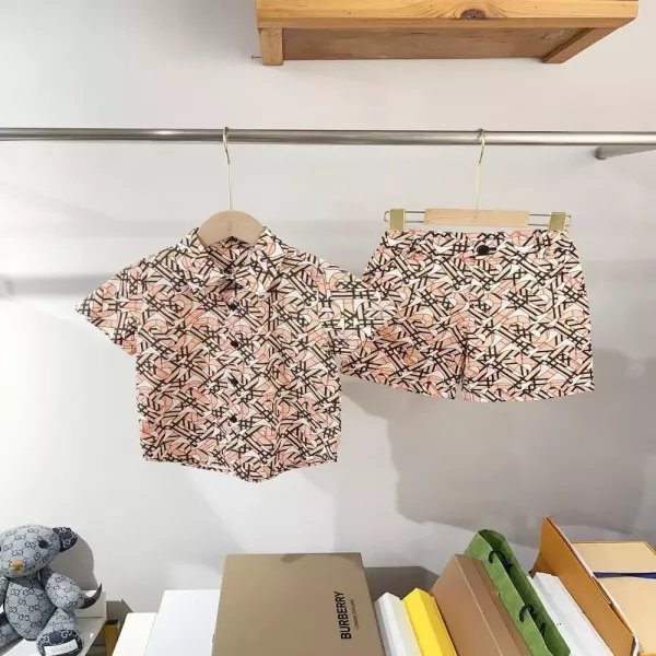버버리 로고 프린트 셔츠 반바지 세트