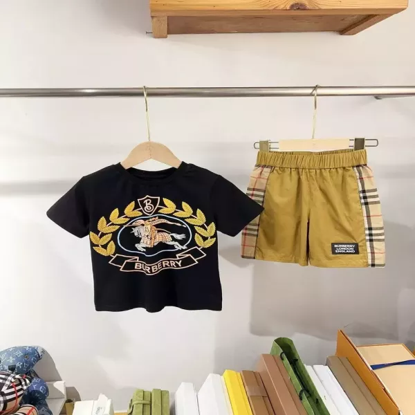 버버리 라운드넥 반소매 티셔츠 세트