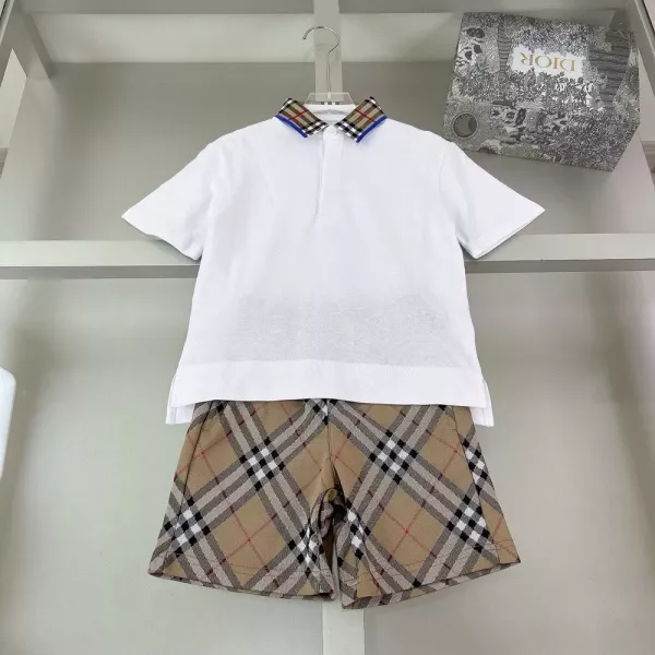 버버리 폴로 반소매와 반바지 세트