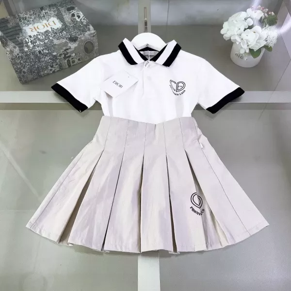 디올 카라 반소매 폴로 상의와 반스커트 세트