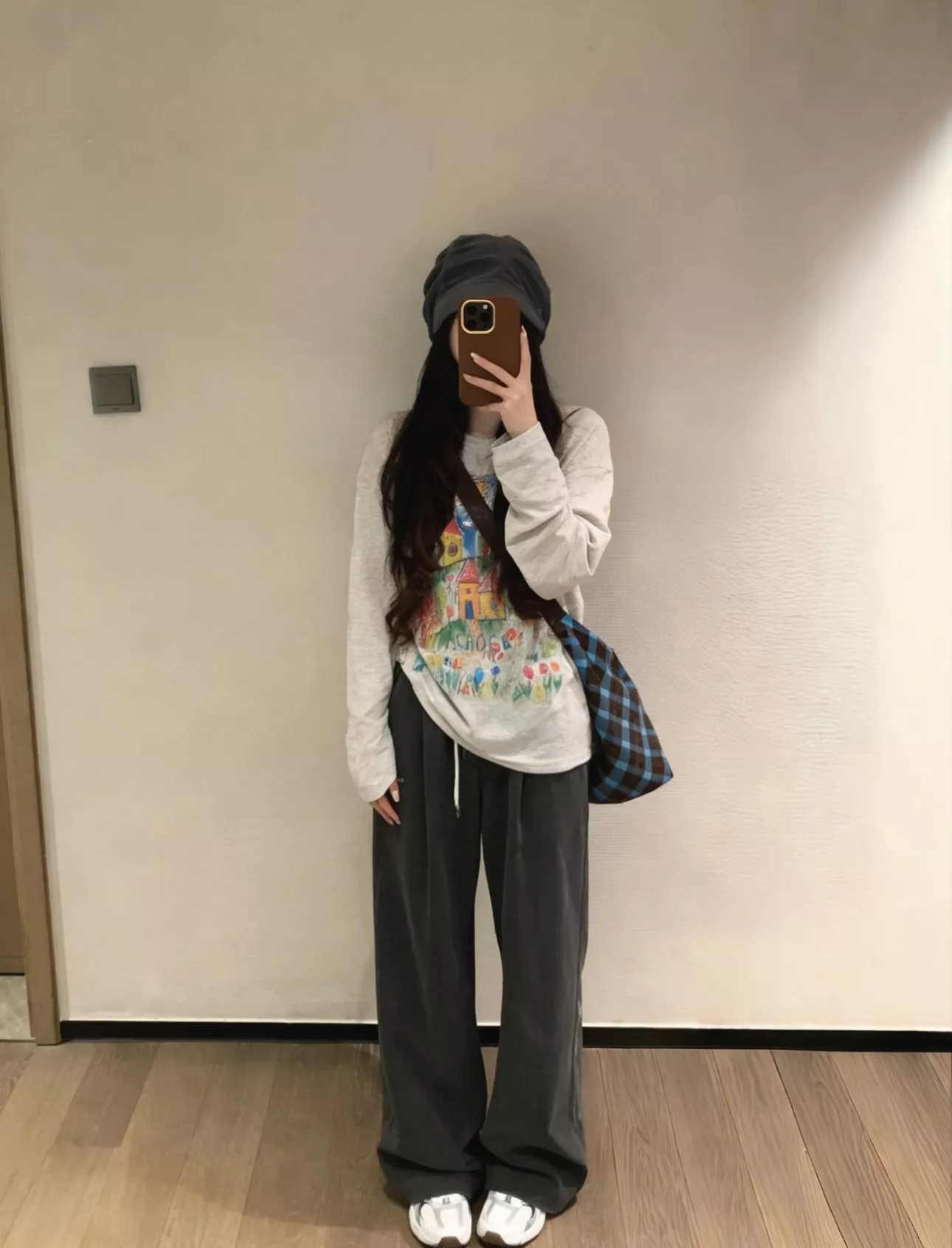 노브랜드 복고 핸드드로잉 그래피티 시스루 커버업 상세 이미지 15