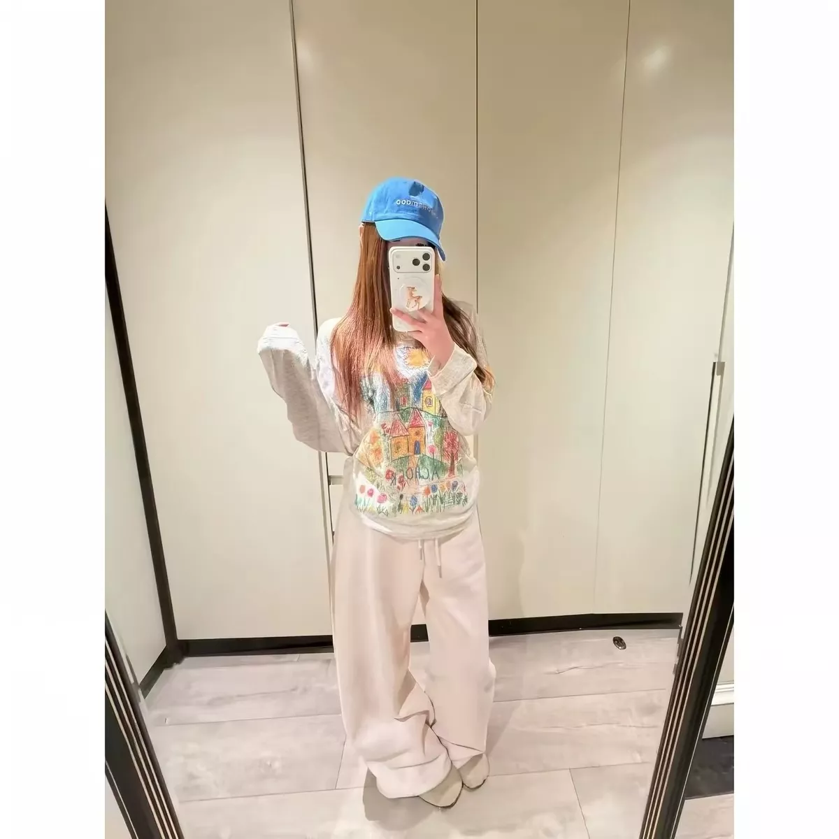 노브랜드 복고 핸드드로잉 그래피티 시스루 커버업 상세 이미지 22
