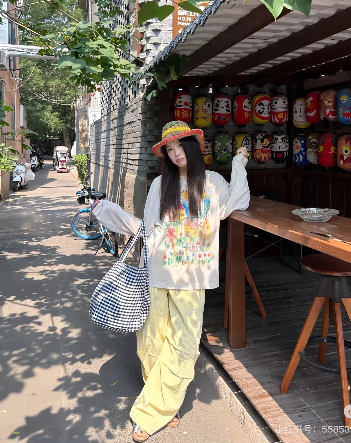 노브랜드 복고 핸드드로잉 그래피티 시스루 커버업 상세 이미지 21