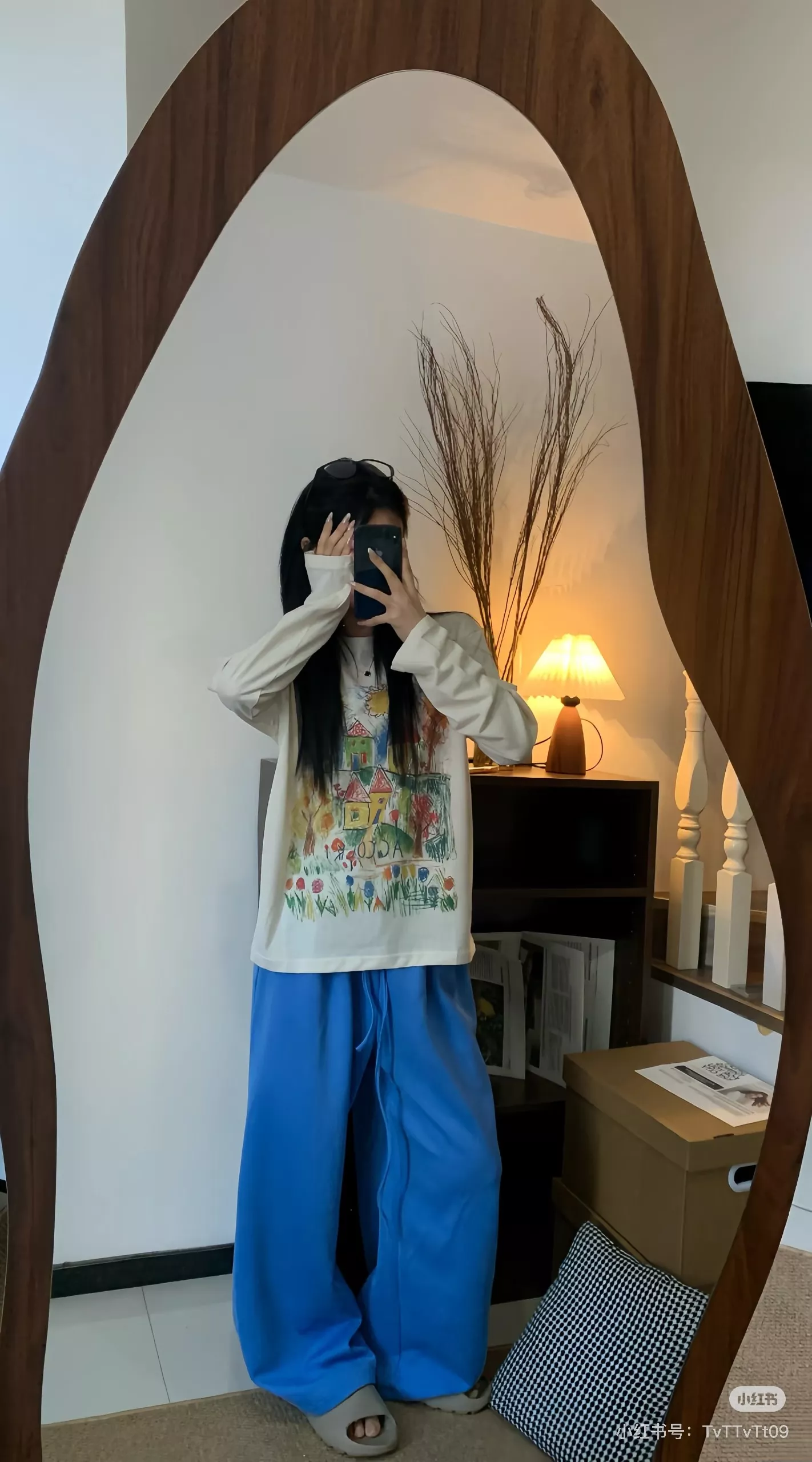 노브랜드 복고 핸드드로잉 그래피티 시스루 커버업 상세 이미지 13