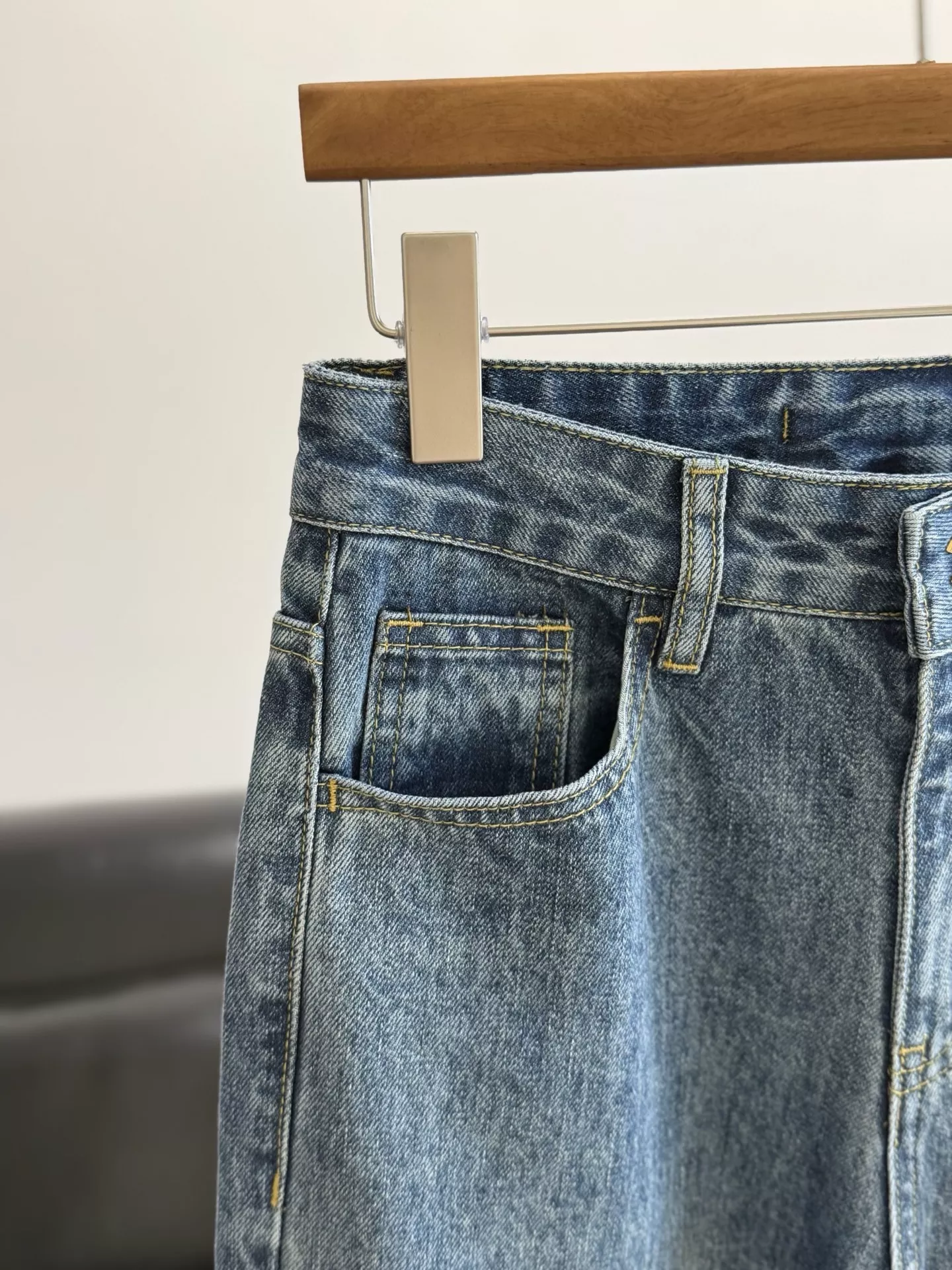 샤넬 후면 포켓 로고 스트레이트 데님 팬츠 상세 이미지 5