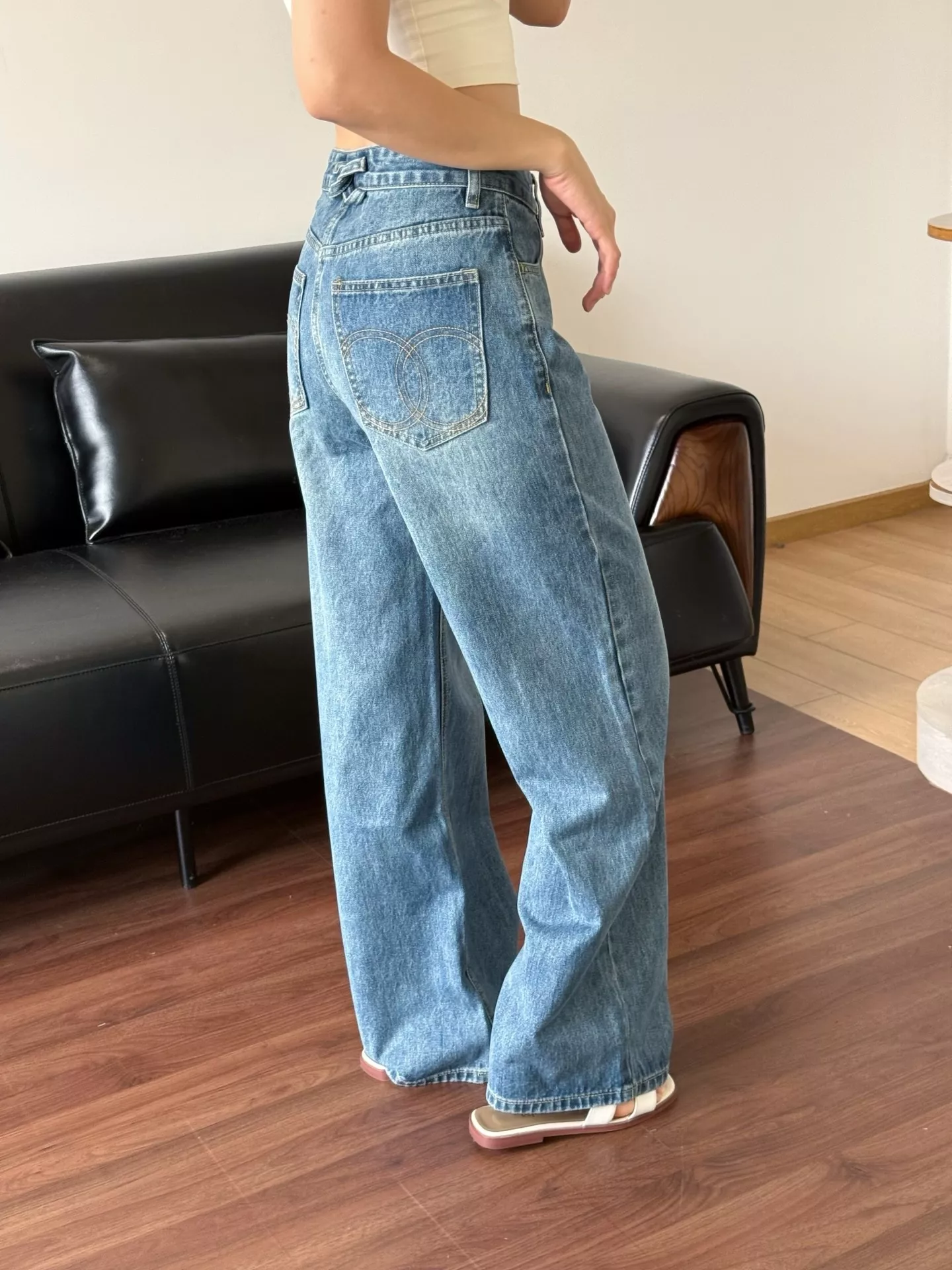 샤넬 후면 포켓 로고 스트레이트 데님 팬츠 상세 이미지 30