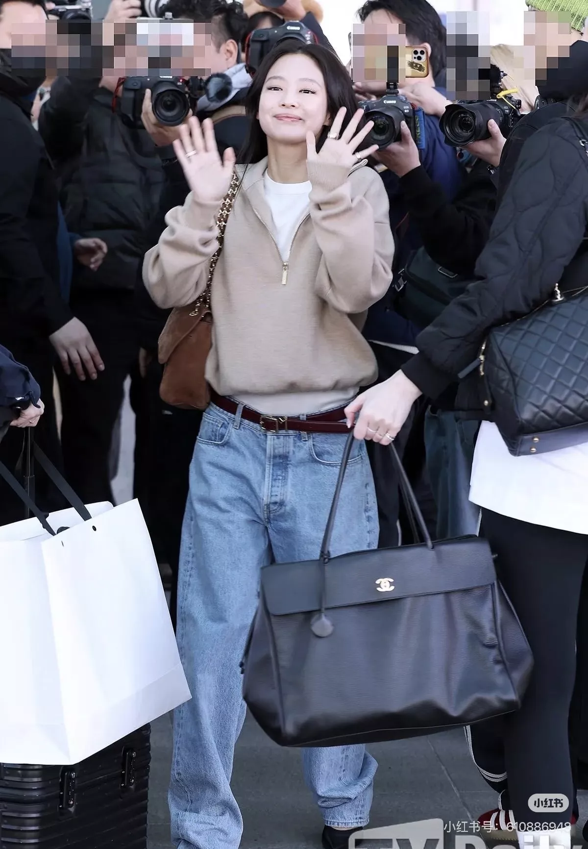 샤넬 후면 포켓 로고 스트레이트 데님 팬츠 상세 이미지 38