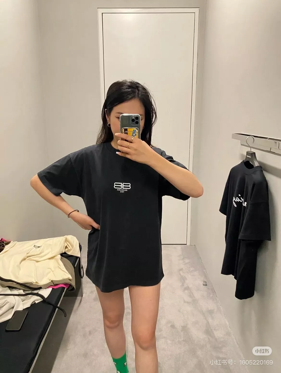 발렌시아가 BB 아이콘 스텐실 자수 반팔 상세 이미지 19