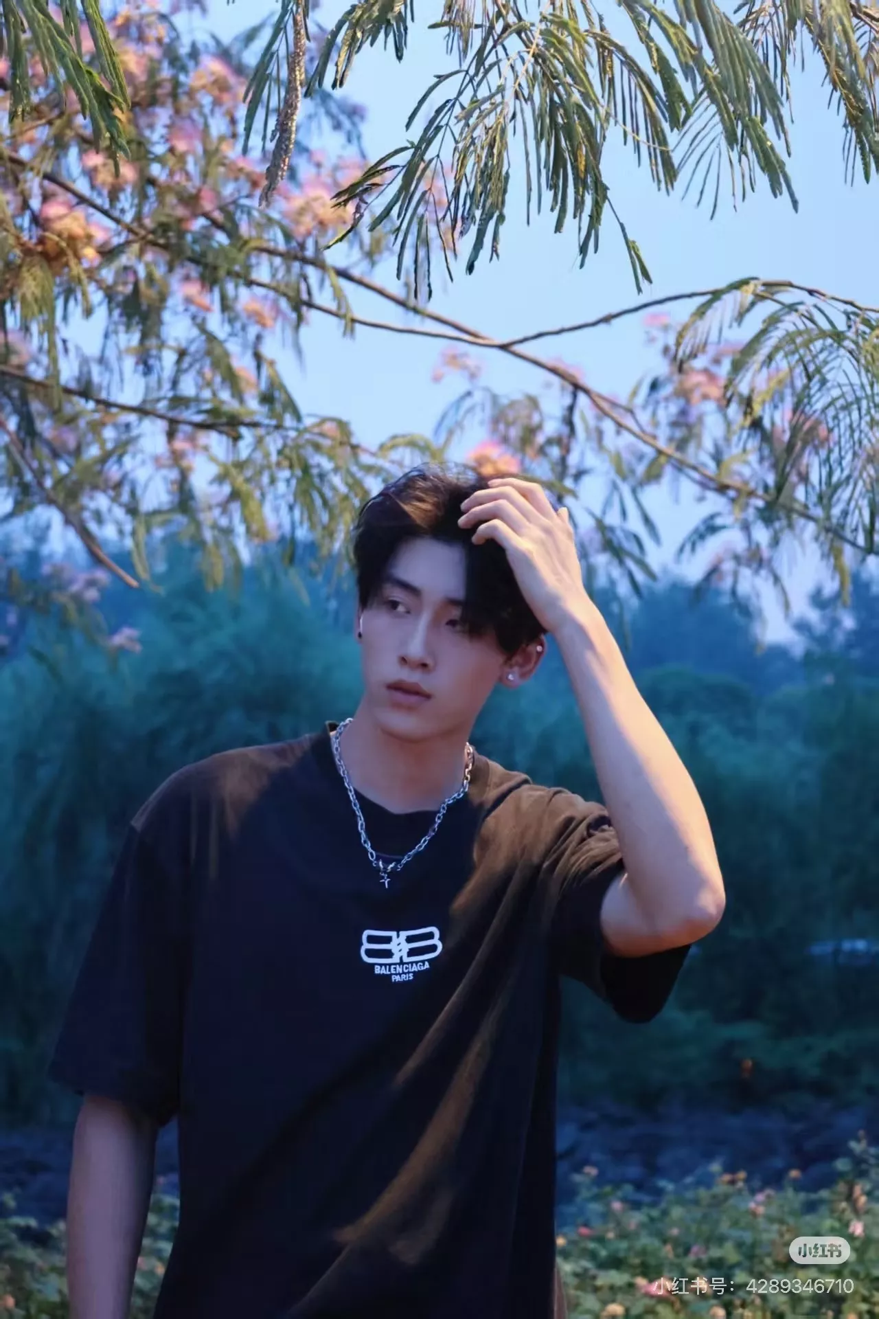발렌시아가 BB 아이콘 스텐실 자수 반팔 상세 이미지 21
