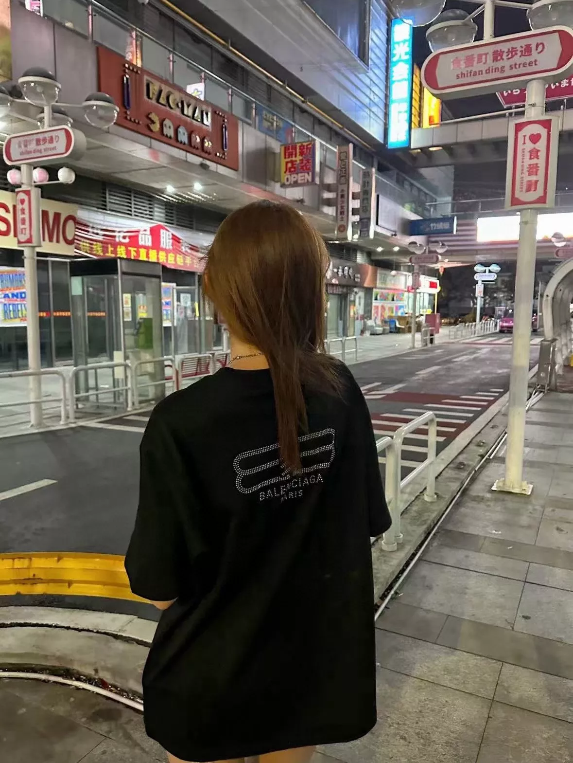 발렌시아가 워시드 큐빅 로고 반팔 티 상세 이미지 20