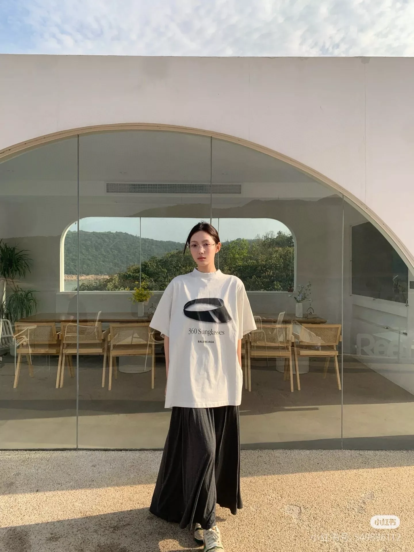 발렌시아가 25시즌 모자 프린트 반팔 티 상세 이미지 21