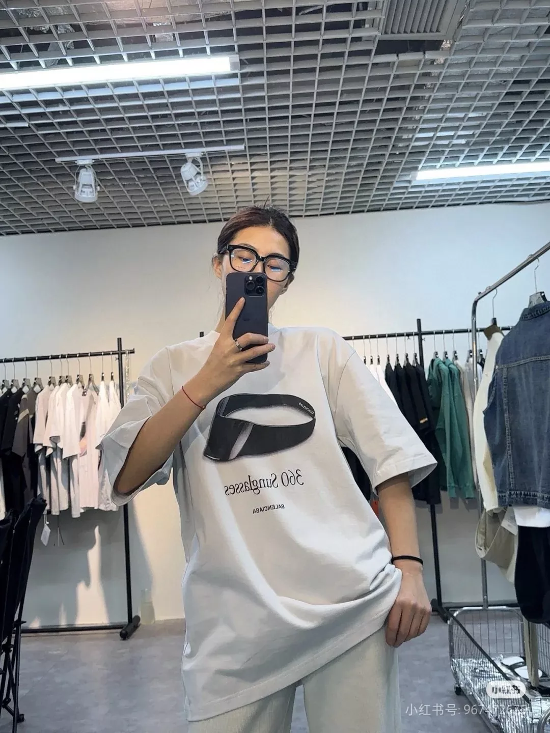 발렌시아가 25시즌 모자 프린트 반팔 티 상세 이미지 18