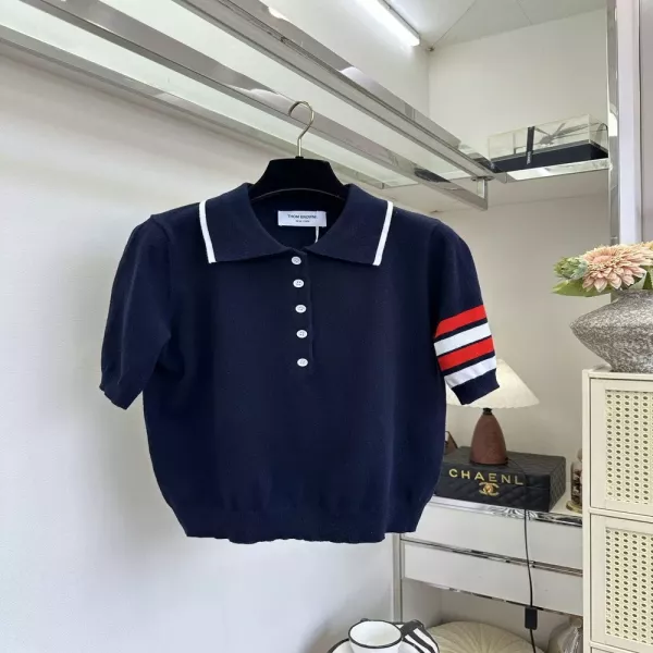 톰브라운 삼선 포인트 카라 니트 탑
