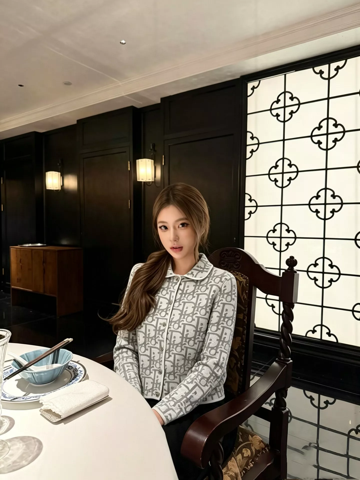 디올 우아한 스몰 카라 긴소매 상의 상세 이미지 16