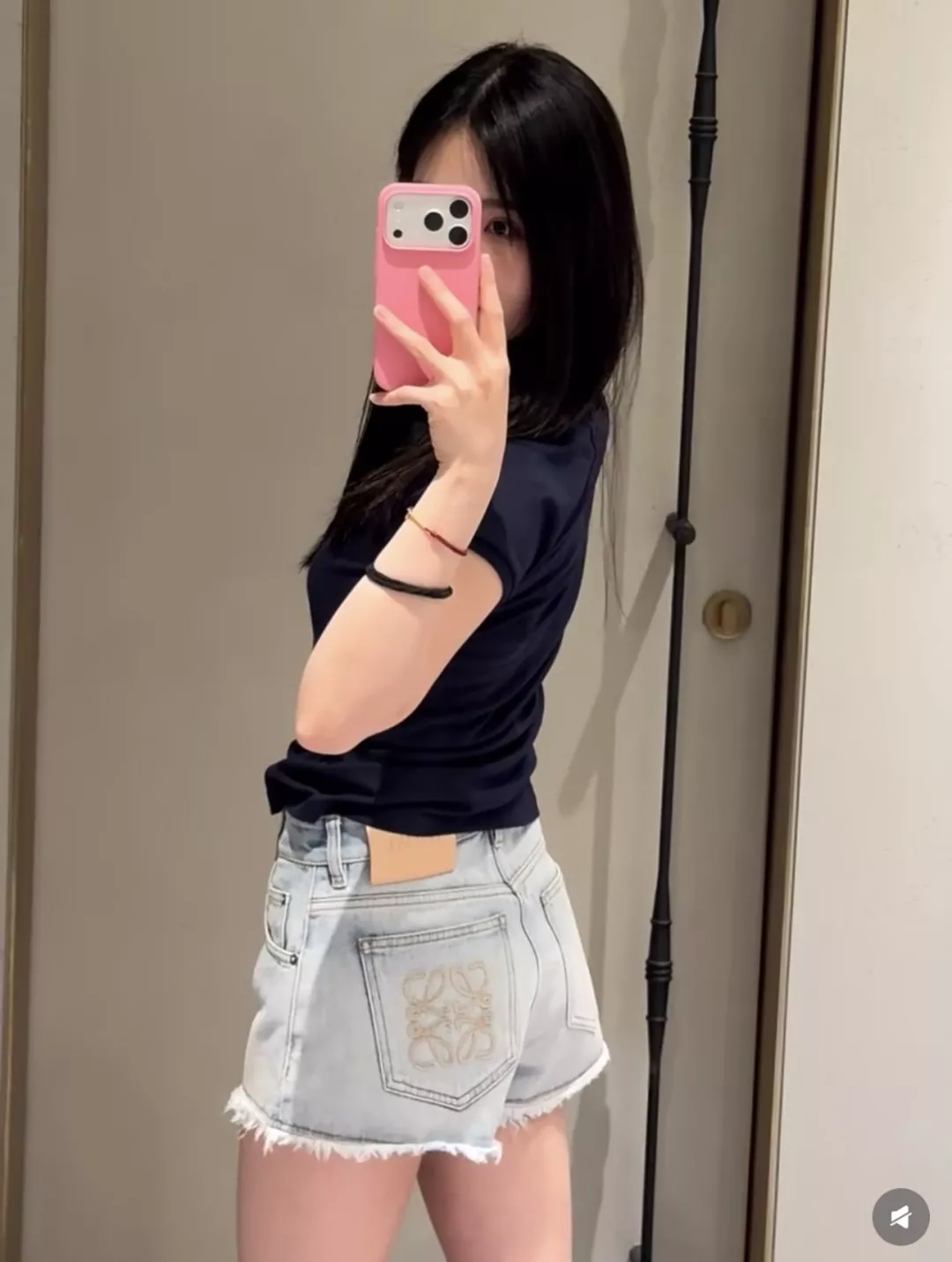로에베 아나그램 자수 워싱 데님 쇼츠 상세 이미지 15