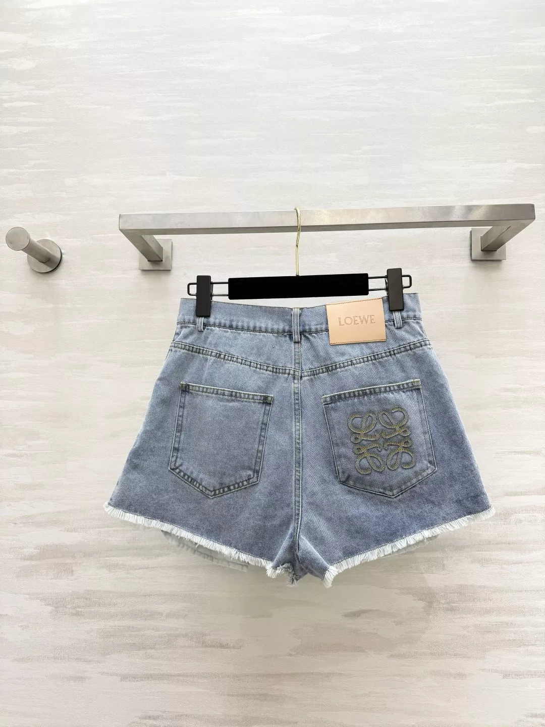 로에베 아나그램 자수 워싱 데님 쇼츠 상세 이미지 6