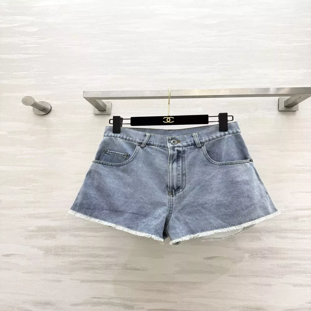 로에베 아나그램 자수 워싱 데님 쇼츠