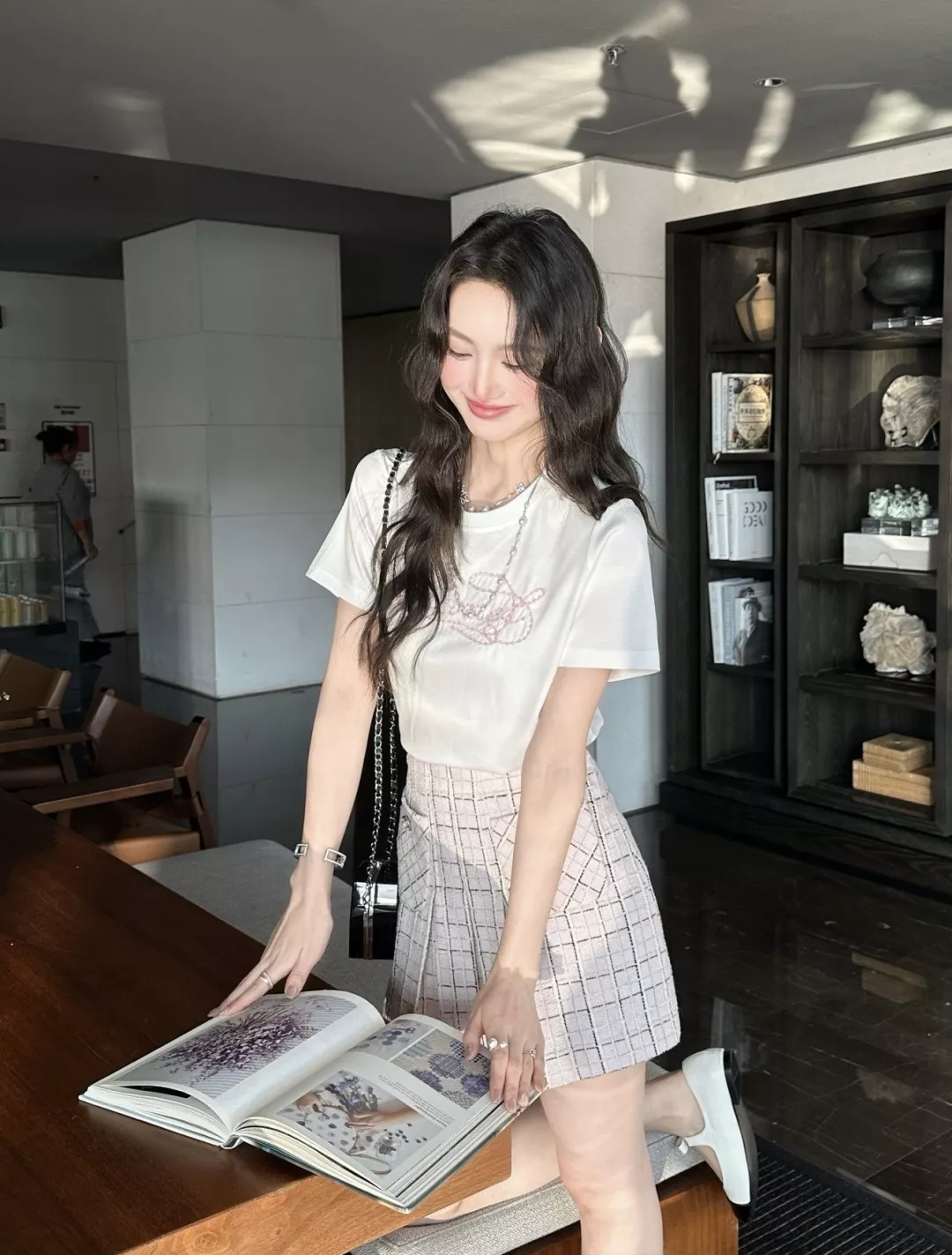 샤넬 자수 로고 반소매 티셔츠 상세 이미지 10