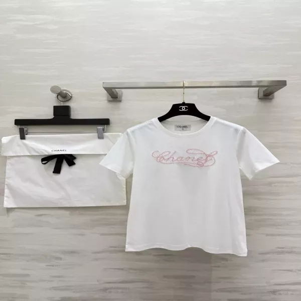 샤넬 자수 로고 반소매 티셔츠