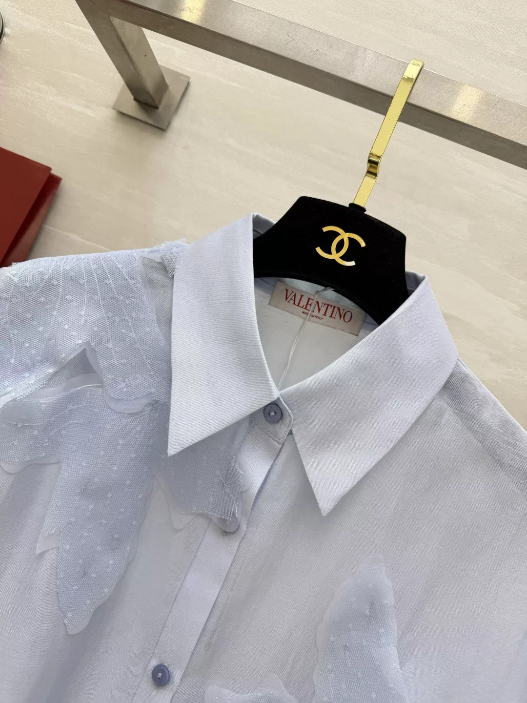 발렌티노 나비 장식 시스루 블루 셔츠 상세 이미지 3