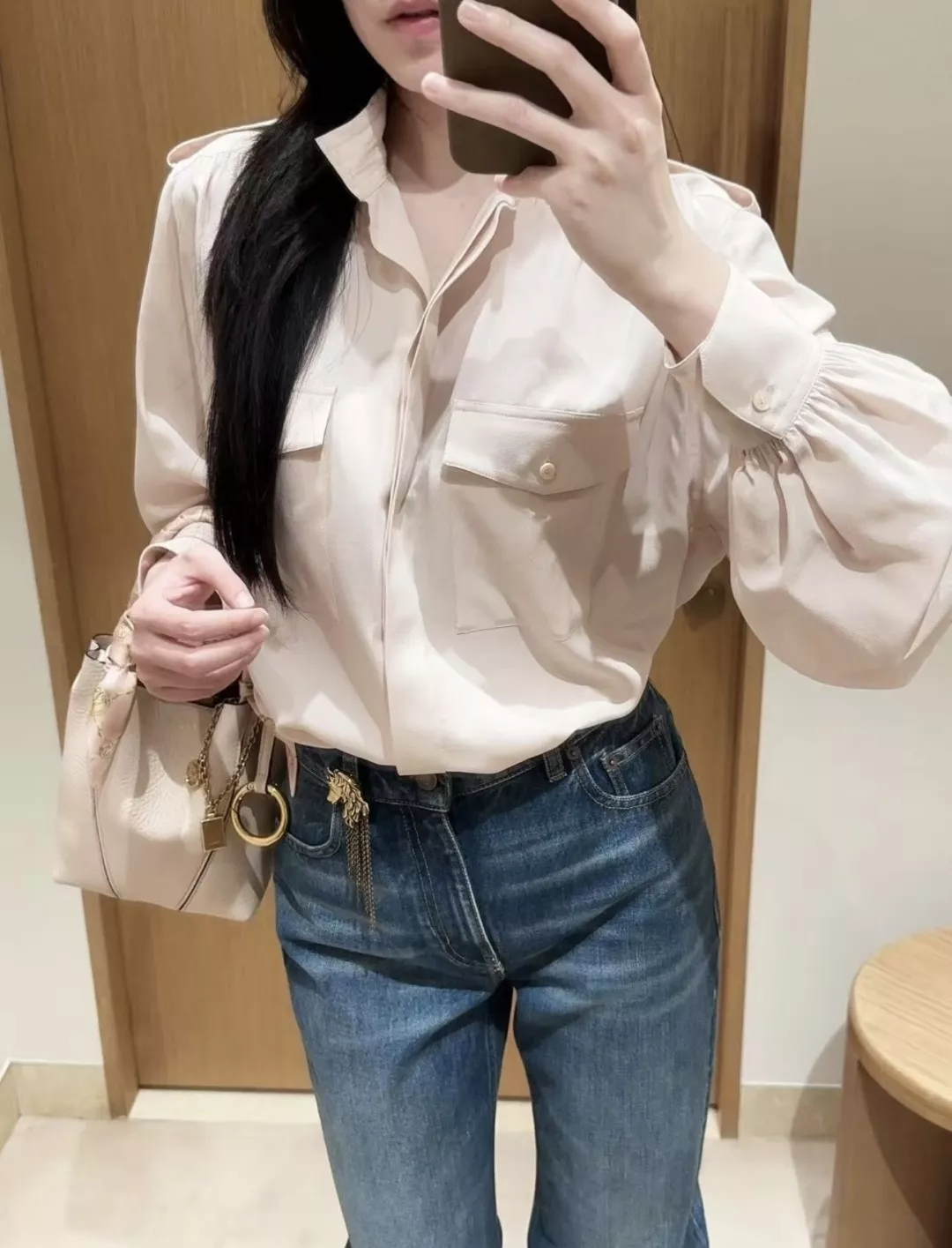 끌로에 스탠드칼라 포켓 셔츠 상세 이미지 11