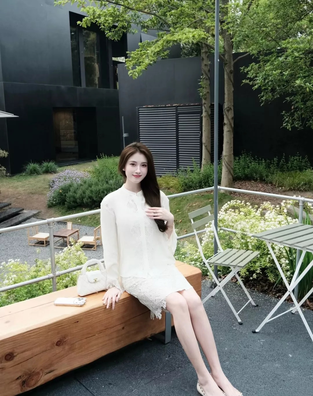 끌로에 레이스 실크 블라우스 상세 이미지 17