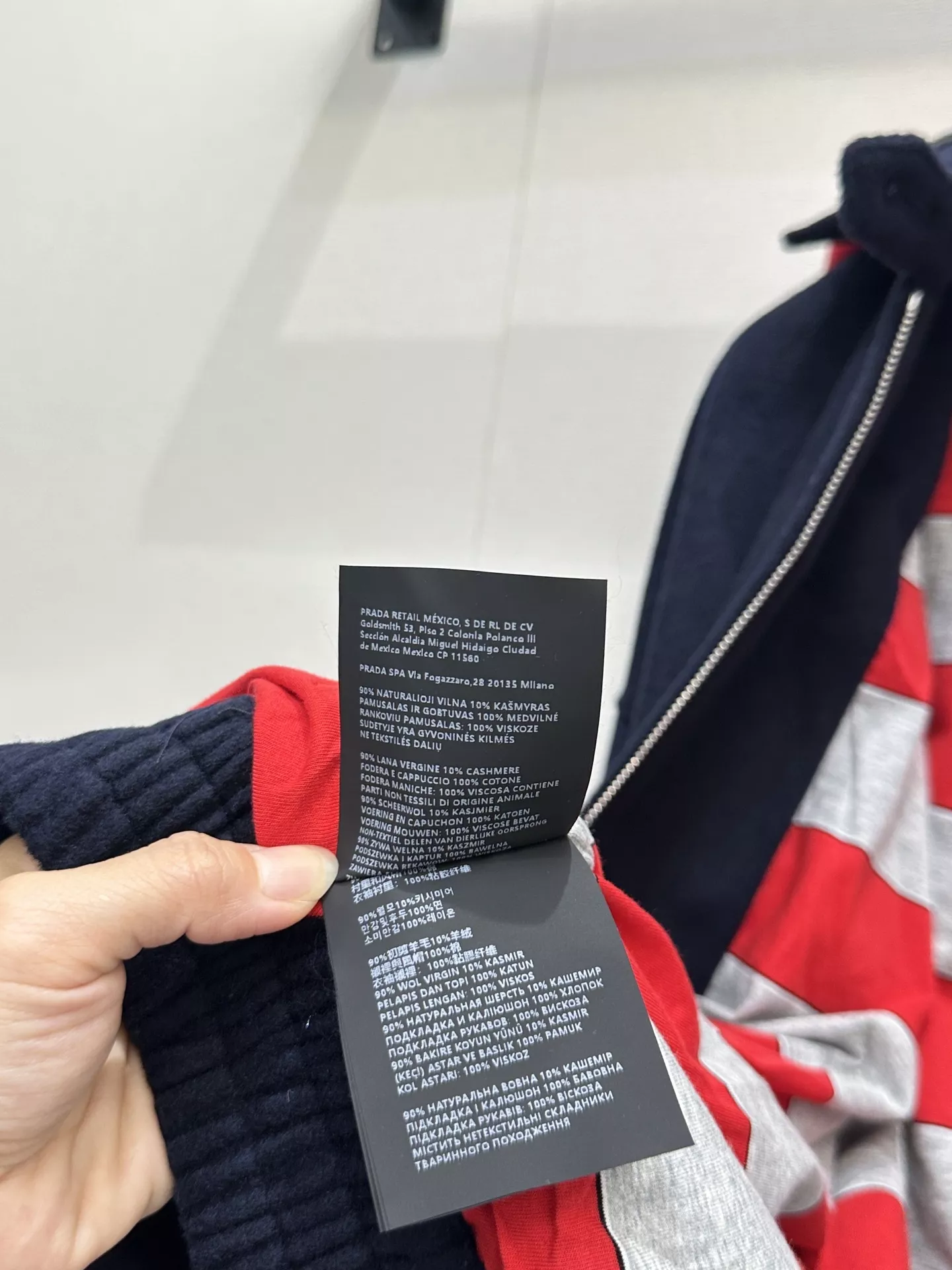 미우미우 후드 집업 재킷 상세 이미지 18