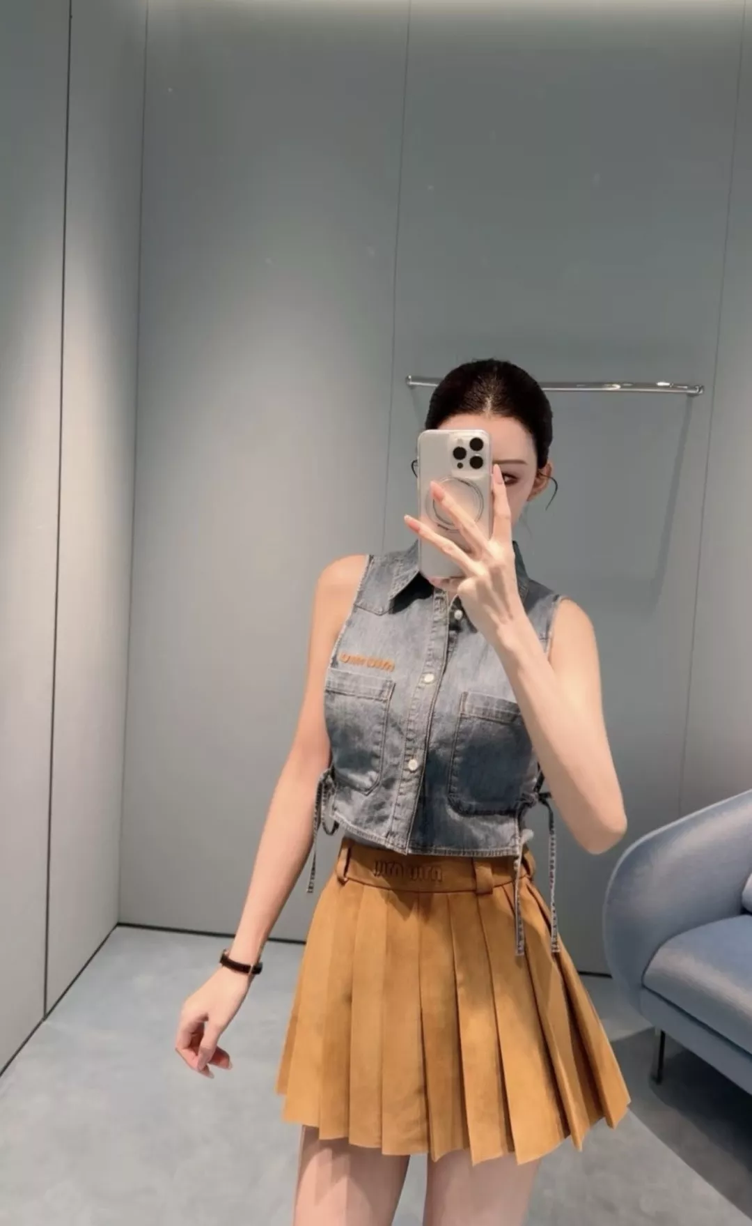 미우미우 배색 자수 레터링 데님 베스트 상세 이미지 8