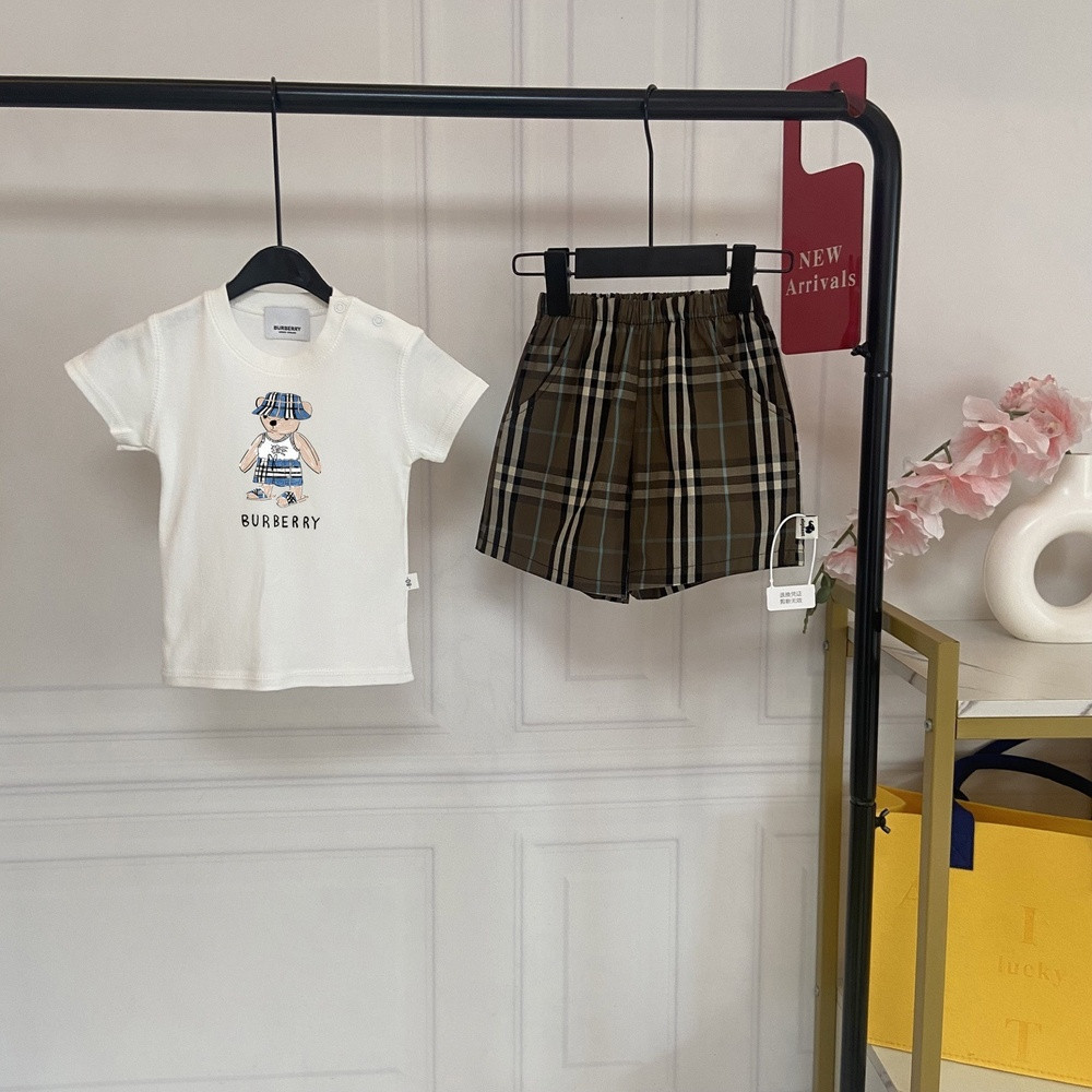 버버리 영국풍 반소매 상하의 세트