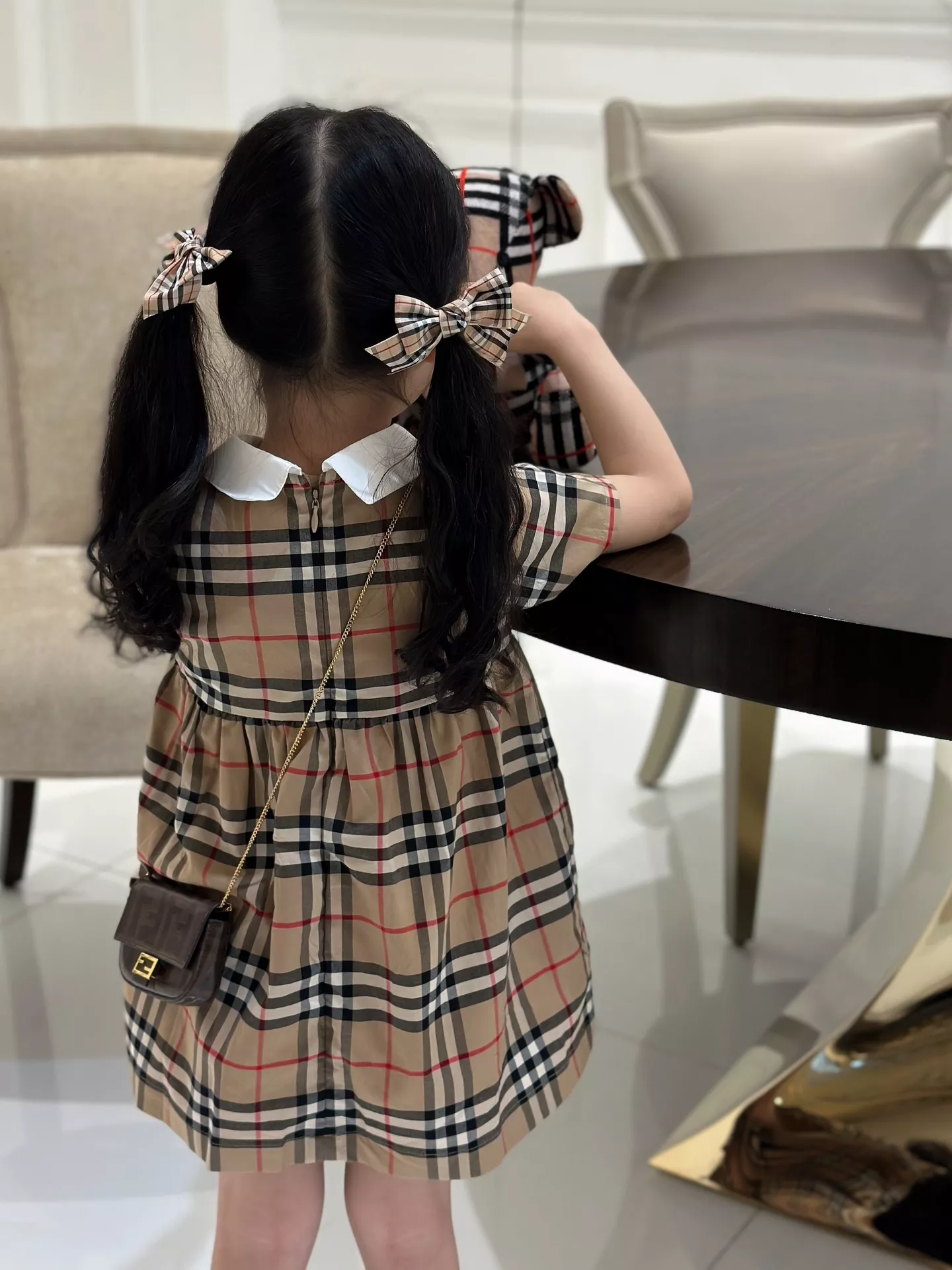 버버리 체크 배색 카라 원피스 상세 이미지 17