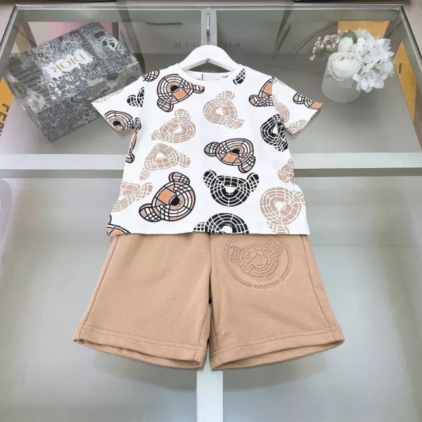 버버리 카키 반바지 베어 반소매 세트
