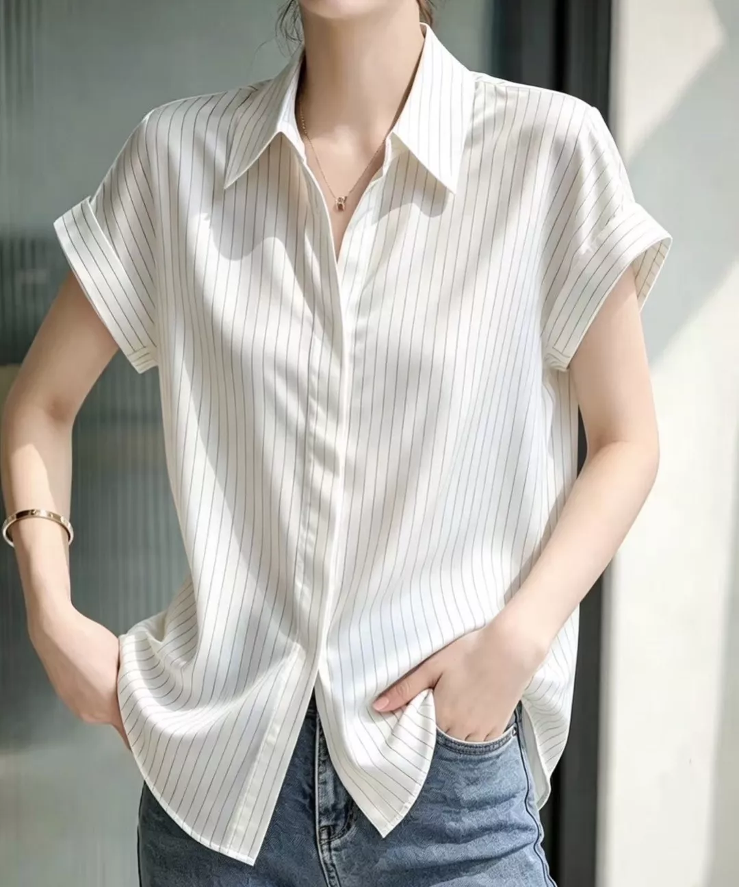 노브랜드 스트라이프 실크 셔츠 상세 이미지 11